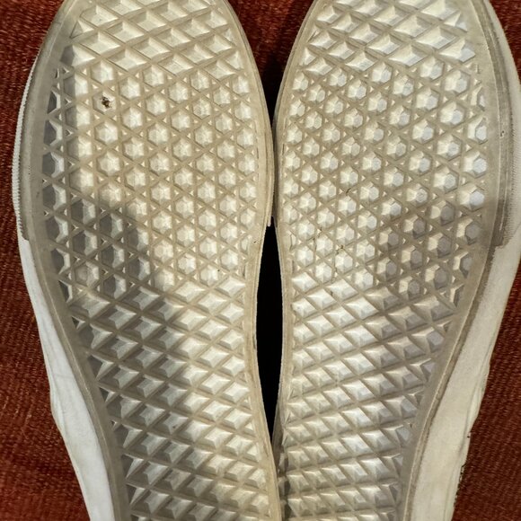 VANS OFF THE WALL SLIP ONS - Picture 2 of 4